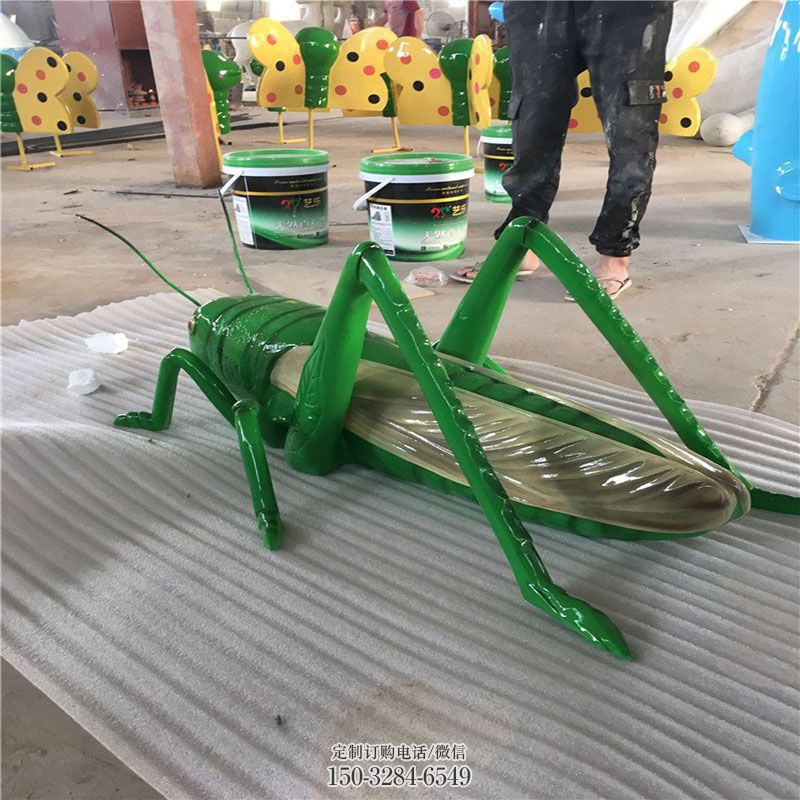 不锈钢蝈蝈雕塑生产 景观小品昆虫雕塑供需 公园景观蝈蝈雕塑供求