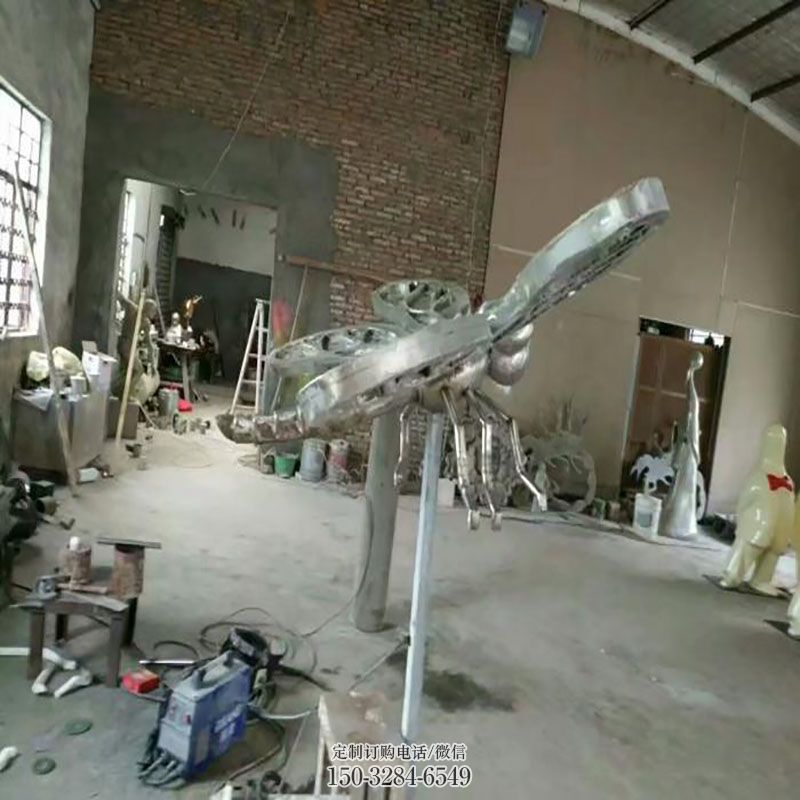 白钢蝴蝶雕塑 昆虫雕塑展示提供 烤漆蝴蝶雕塑制造商