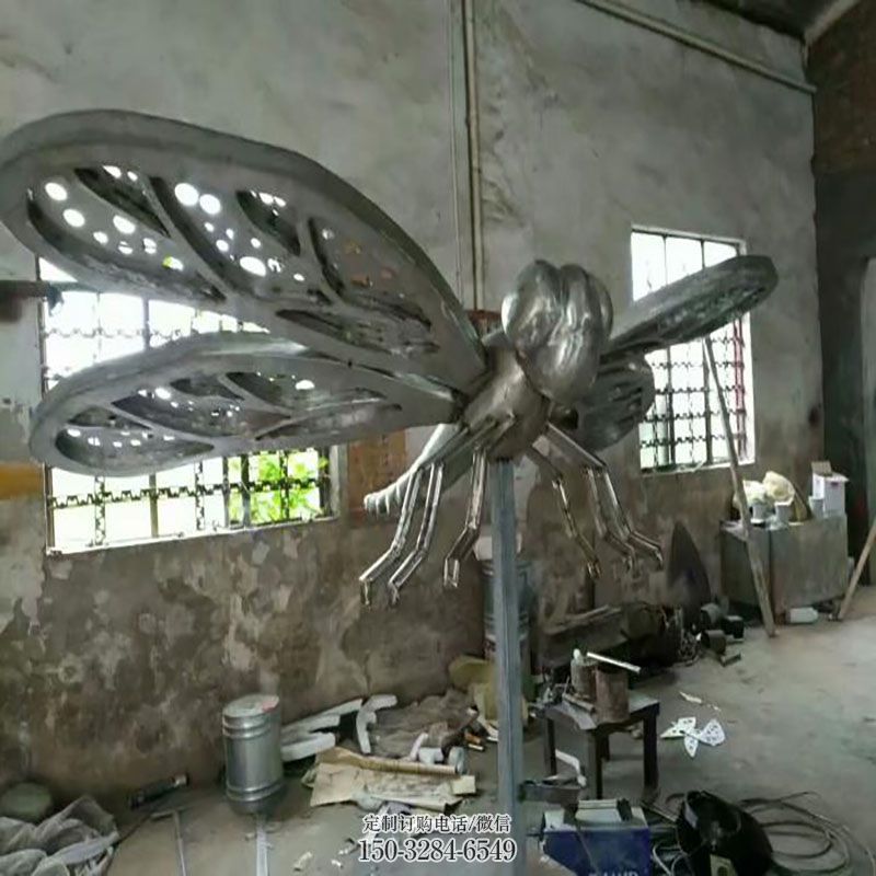 酒店蝴蝶雕塑 户外昆虫雕塑摆放精选 户外蝴蝶雕塑摆放制作