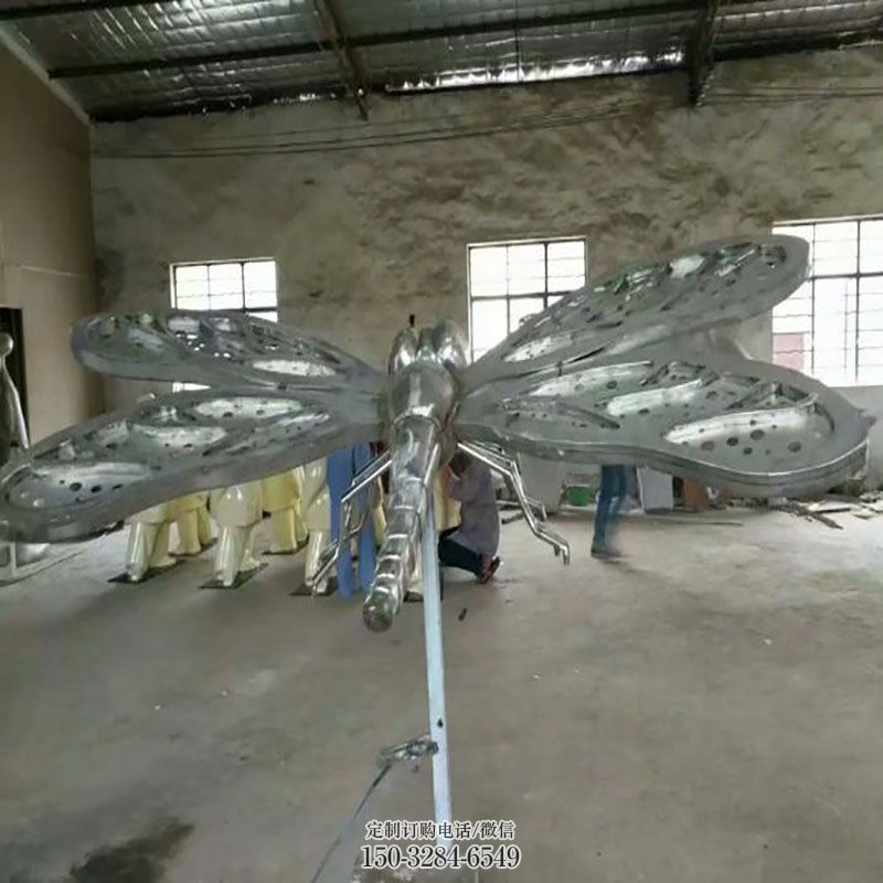 门口蝴蝶雕塑 地产精神堡垒昆虫雕塑批发 主题蝴蝶雕塑提供