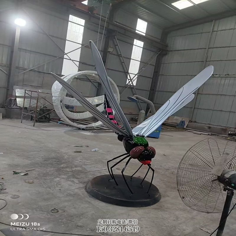 镜面蜻蜓雕塑 景观艺术昆虫雕塑承接 景观艺术不锈钢蜻蜓雕塑承接