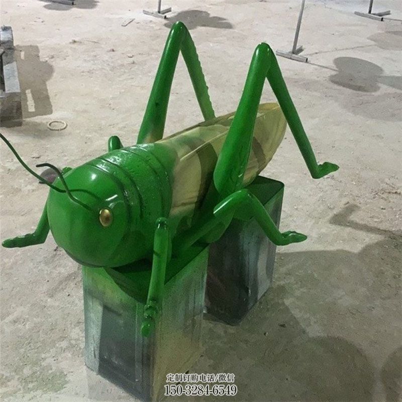 庭院蝗虫雕塑，镀金欧式雕塑，仿真形式